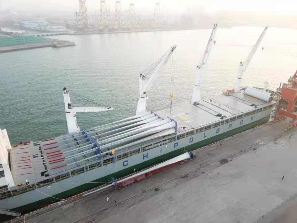 Se hizo público unas fotos del embarque de los componentes.