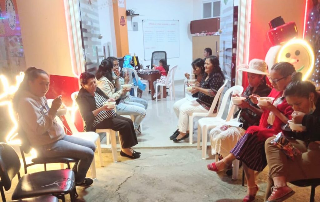 El ritual religioso se realizó en los exteriores de la sede de los bomberos.