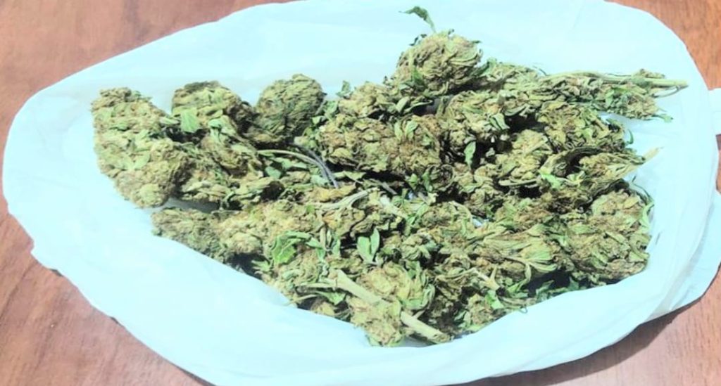 La droga que los policías Antidrogas decomisaron pesa 32,5 gramos.