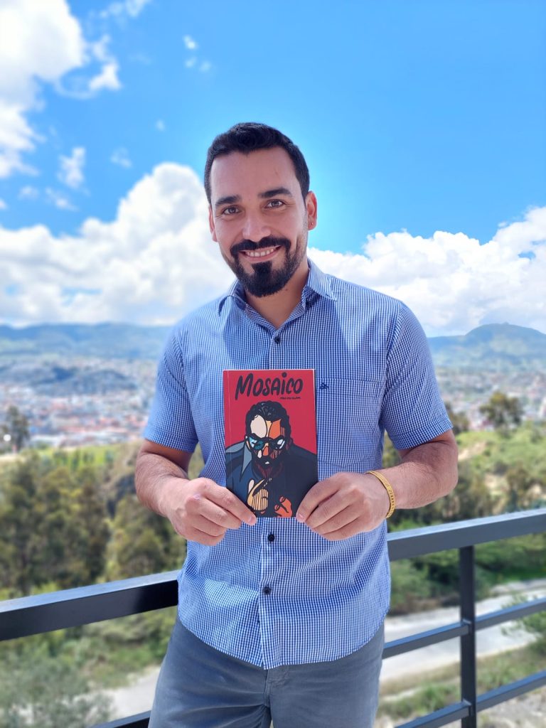 Pablo Ruiz Aguirre presenta el libro que contiene cien poemas.