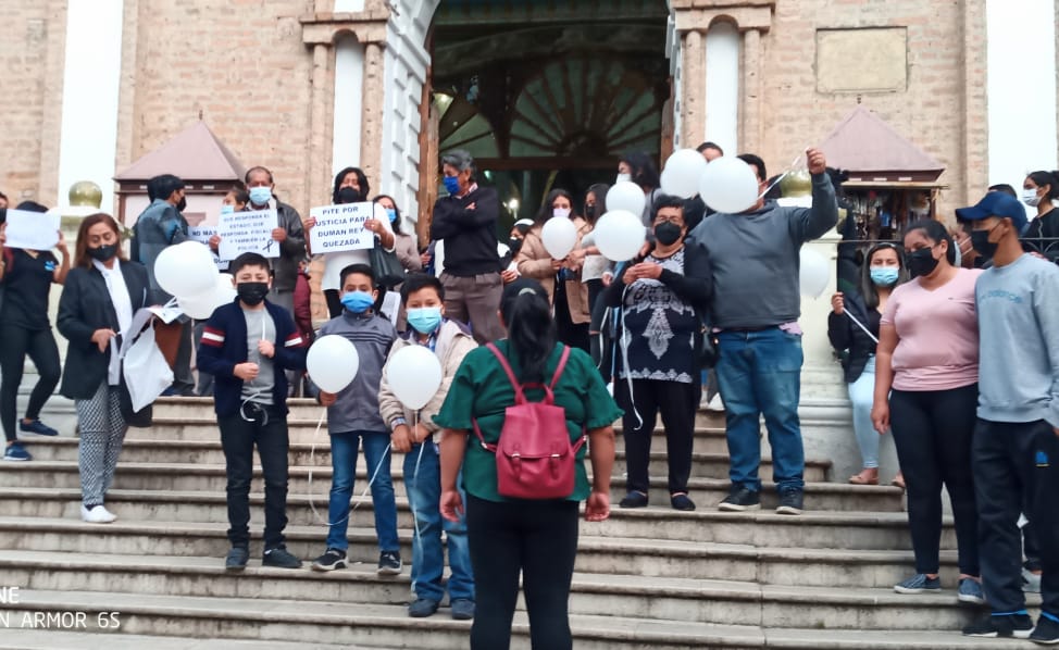 La tarde del último martes los familiares de Duman Rey Quezada realizaron un plantón.