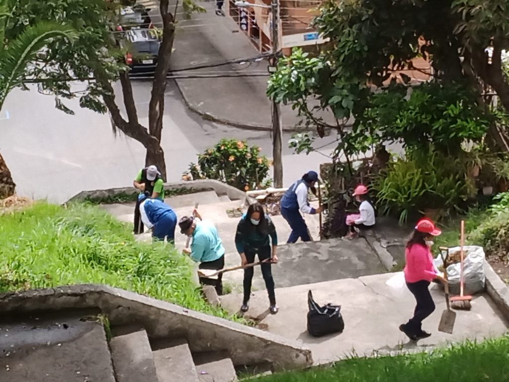 Corte de pasto, limpieza de las gradas y más, fueron parte de los trabajos realizados.