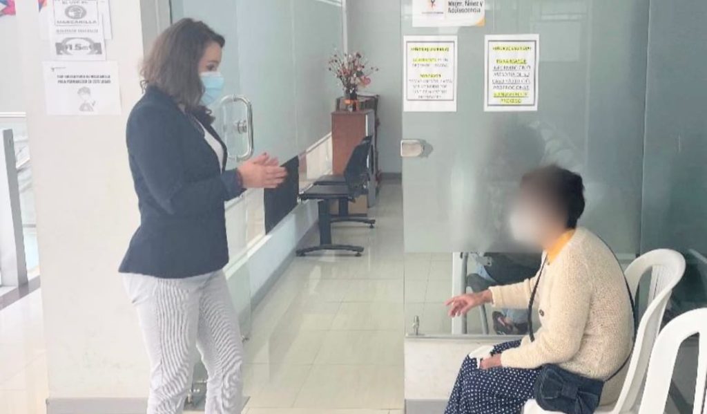 Los 17 abogados de la Defensoría Pública de Loja patrocinan al grupo demandante de la tercera edad.