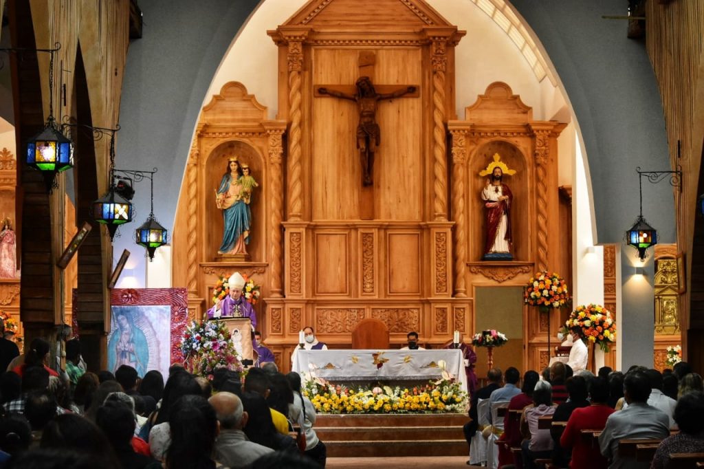 La eucaristía estuvo presidida por monseñor, Walter Heras, obispo de la Diócesis de Loja.