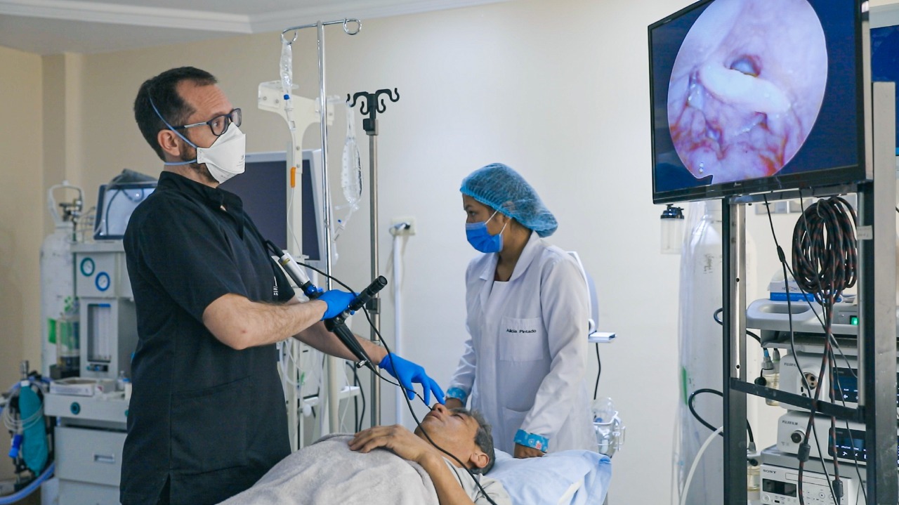 El HCSA realiza por primera vez en la región sur una endoscopia de ...