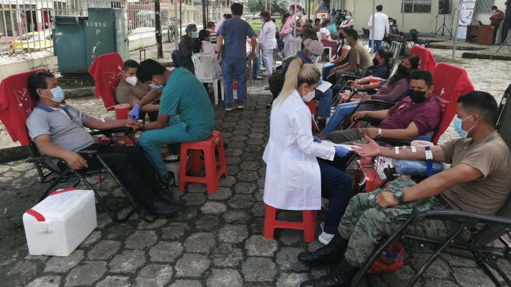 Las personas pueden acudir de 08:00 a 18:00.