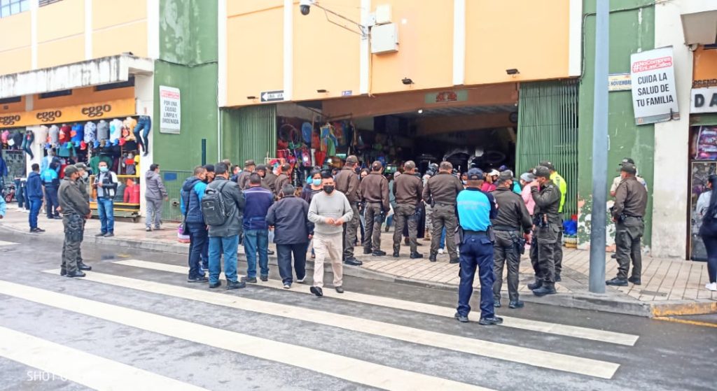 A las 12:00, de ayer, empezó la labor de las autoridades.