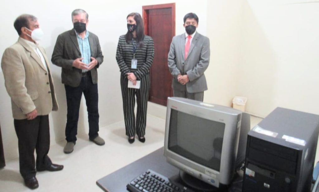 De izq. a der. Héctor Paredes Escobar, Bolívar Figueroa Castillo, Paola Lazzarini Stagnaro y Luis Silva Aguilar durante la inauguración.