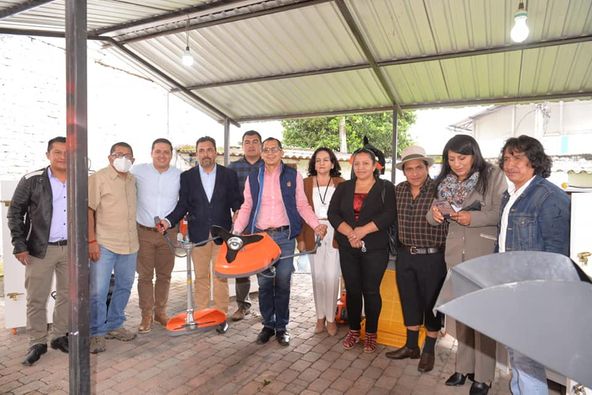 Se cumplió un evento para realizar la entrega formalmente.