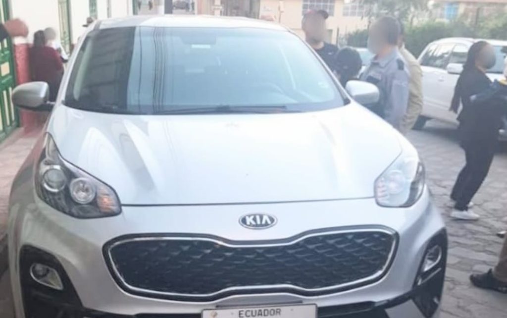 El vehículo está retenido por la Policía del cantón Saraguro.