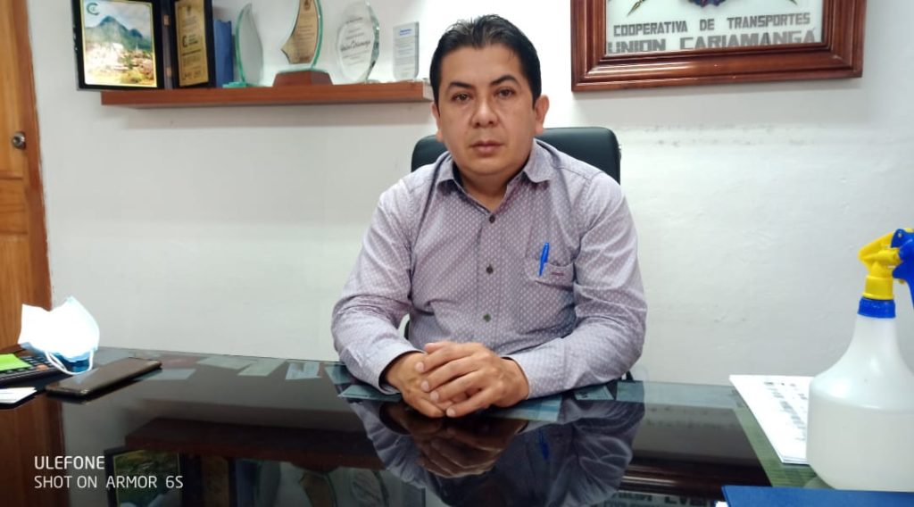 Fredi Guerrero Lapo indica que la empresa tiene una comisión que periódicamente chequea los buses.