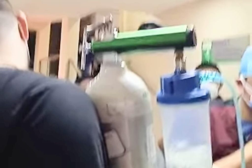 La familia de Fabricio I. Q. habría entregado una cantidad de dinero como garantía por la atención a él.