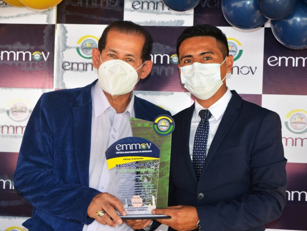 Fredy Armijos y Luis Delgado, presidente y gerente, respectivamente, de la Emmov.