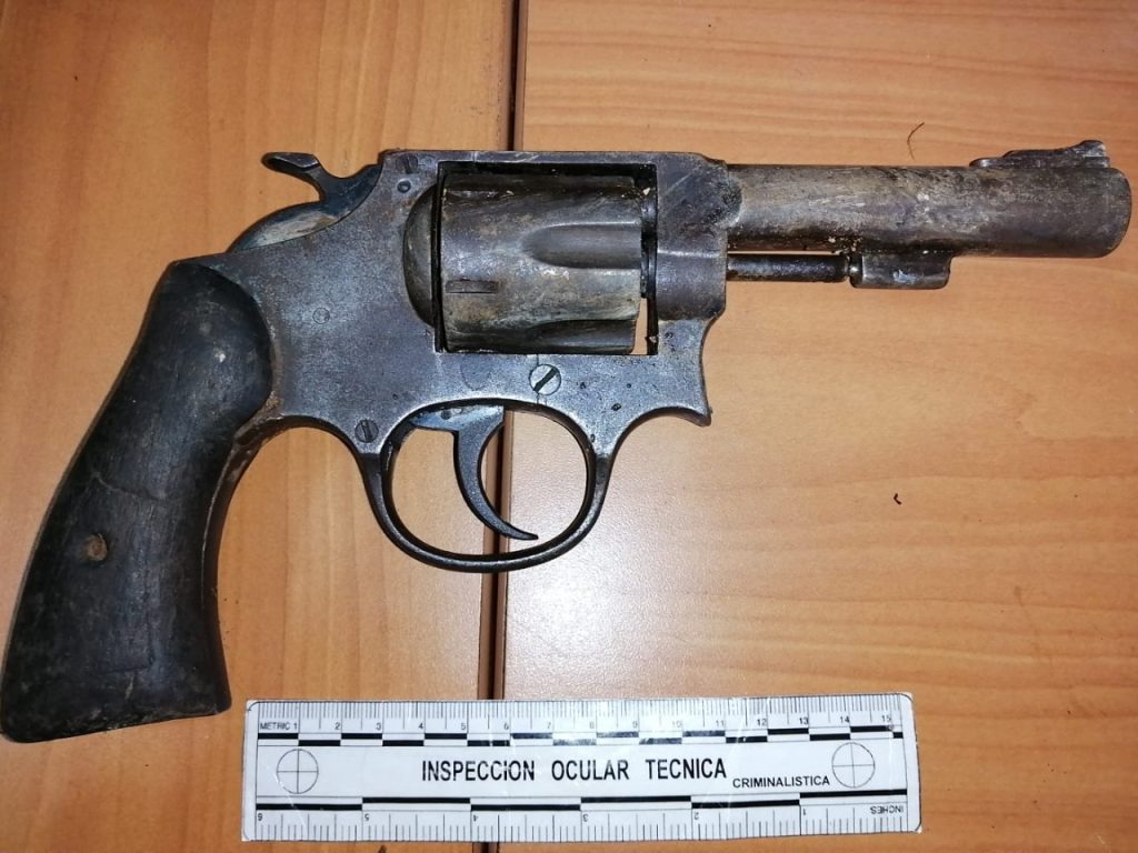 Esta es una de las armas que habrían usado los cuatro hombres para cometer el presunto delito.