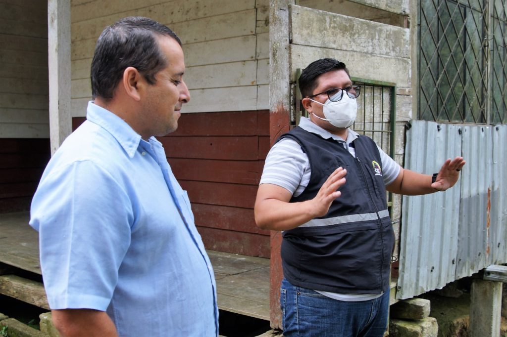 Funcionarios del CNE en Zamora Chinchipe, durante el recorrido realizado a Chinapintza.