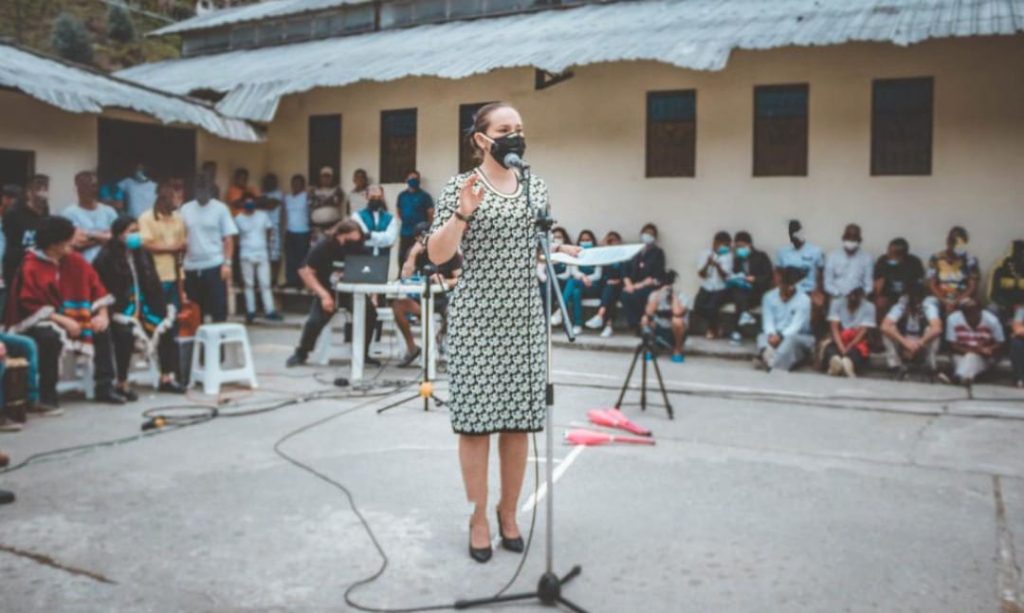 Cristina Meneses Sotomayor se reunirá con los internos para explicar el procedimiento de ese decreto. (fotografía de archivo)