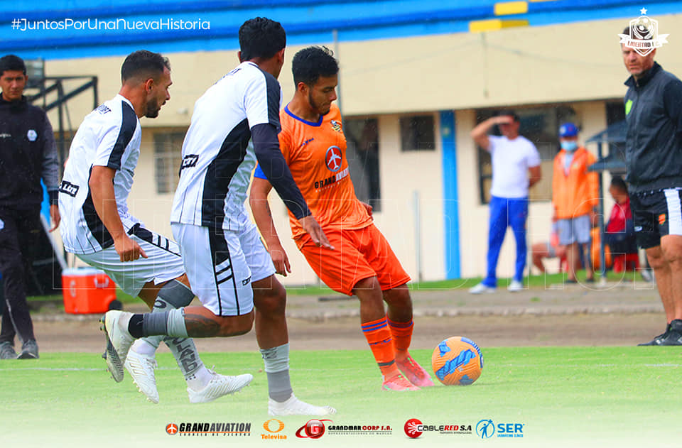 El Club Lojano intenta continuar escalando en el fútbol profesional.