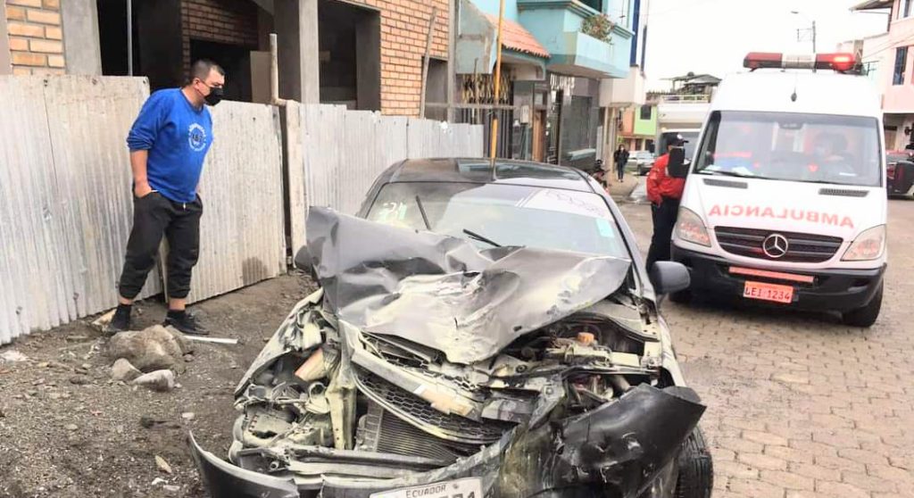 El percance aconteció la tarde de ayer, a eso de las 17:30.