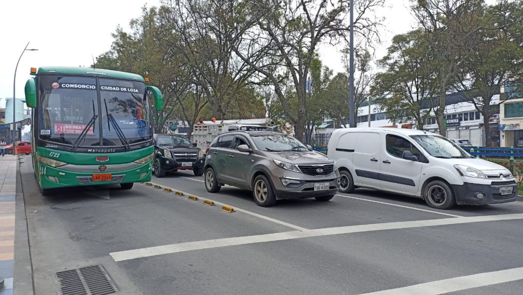Al momento las unidades no pueden transportar pasajeros de pie, solo sentados.