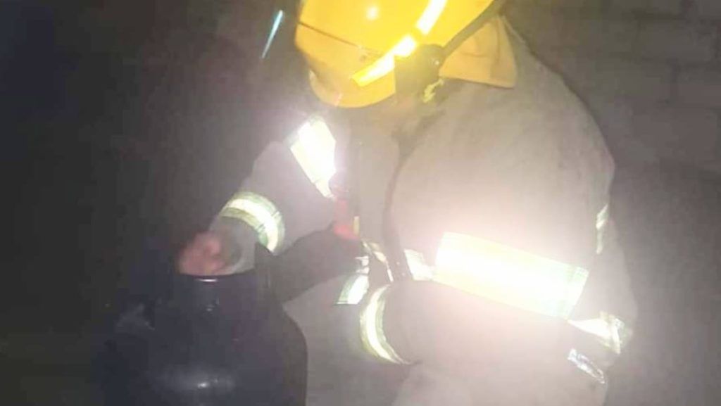 El daño en el vástago de la bombona produjo la emergencia.