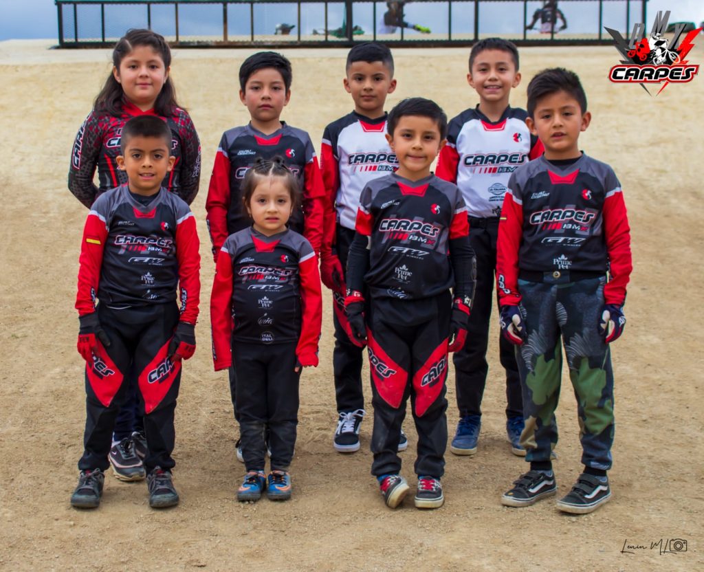 Ellos son los niños que representan a Carpes Loja en el evento nacional.