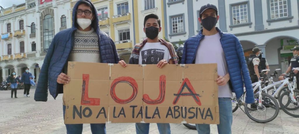 La tala de árboles en la ribera del ‘Malacatos’ levantó críticas de colectivos y de sectores ciudadanos.