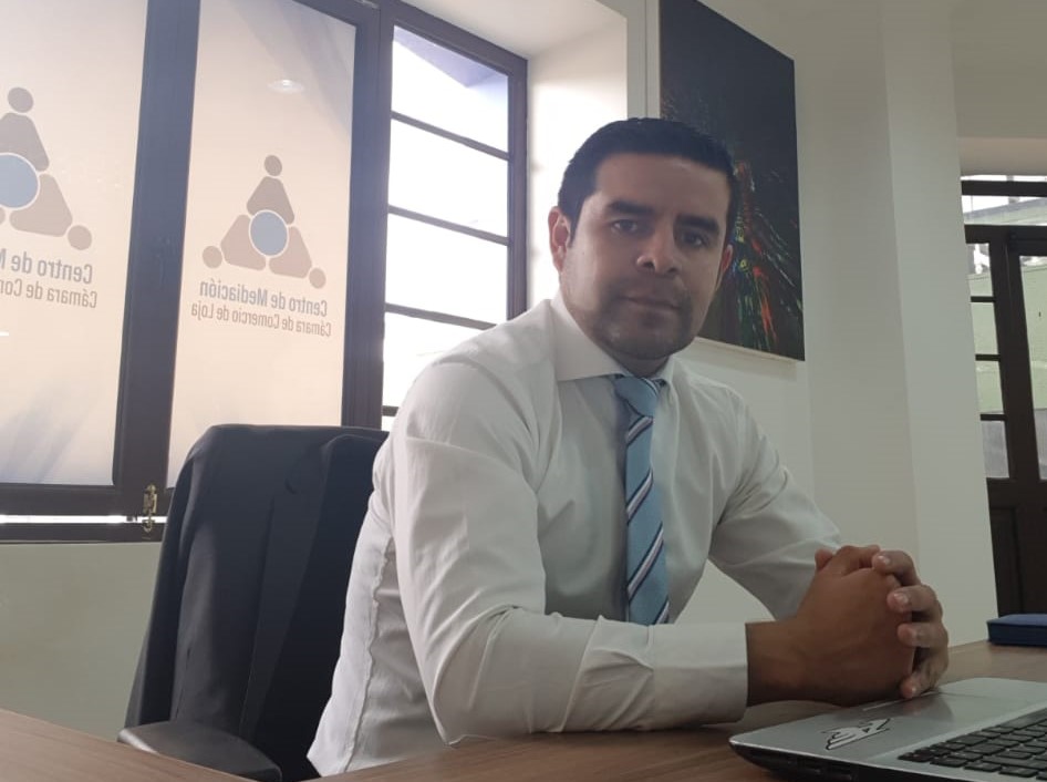 Alexander Rojas Vivanco tiene 37 años de edad.