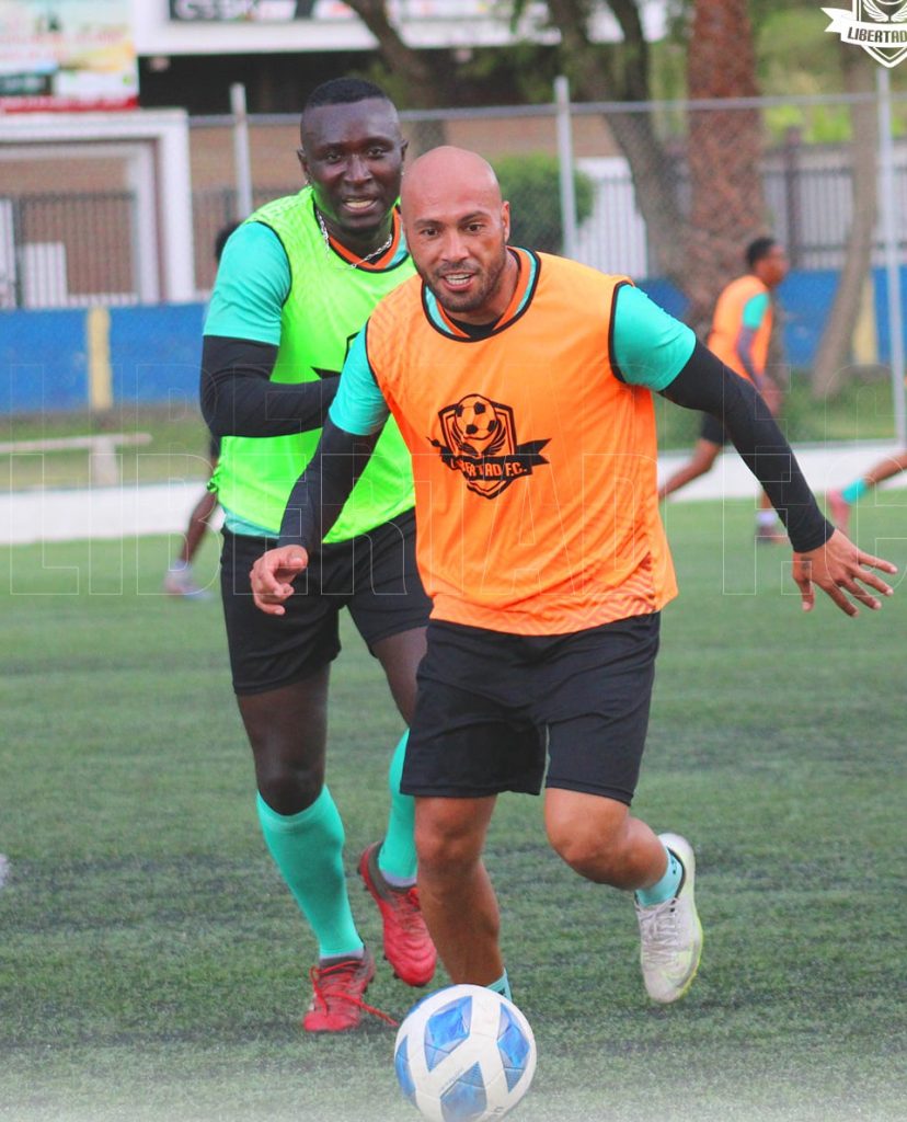El equipo continúa entrenando para el arranque del torneo.