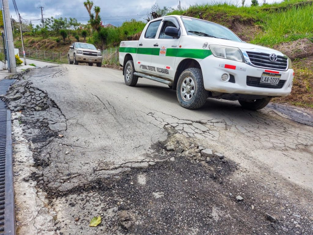 Es la calle Atillo donde se evidencia un gran desnivel en el asfalto.
