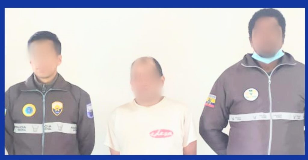 Los dos ciudadanos tenían una orden de detención.