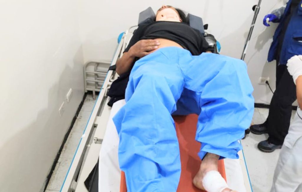 El ciudadano fue llevado a una casa de salud.