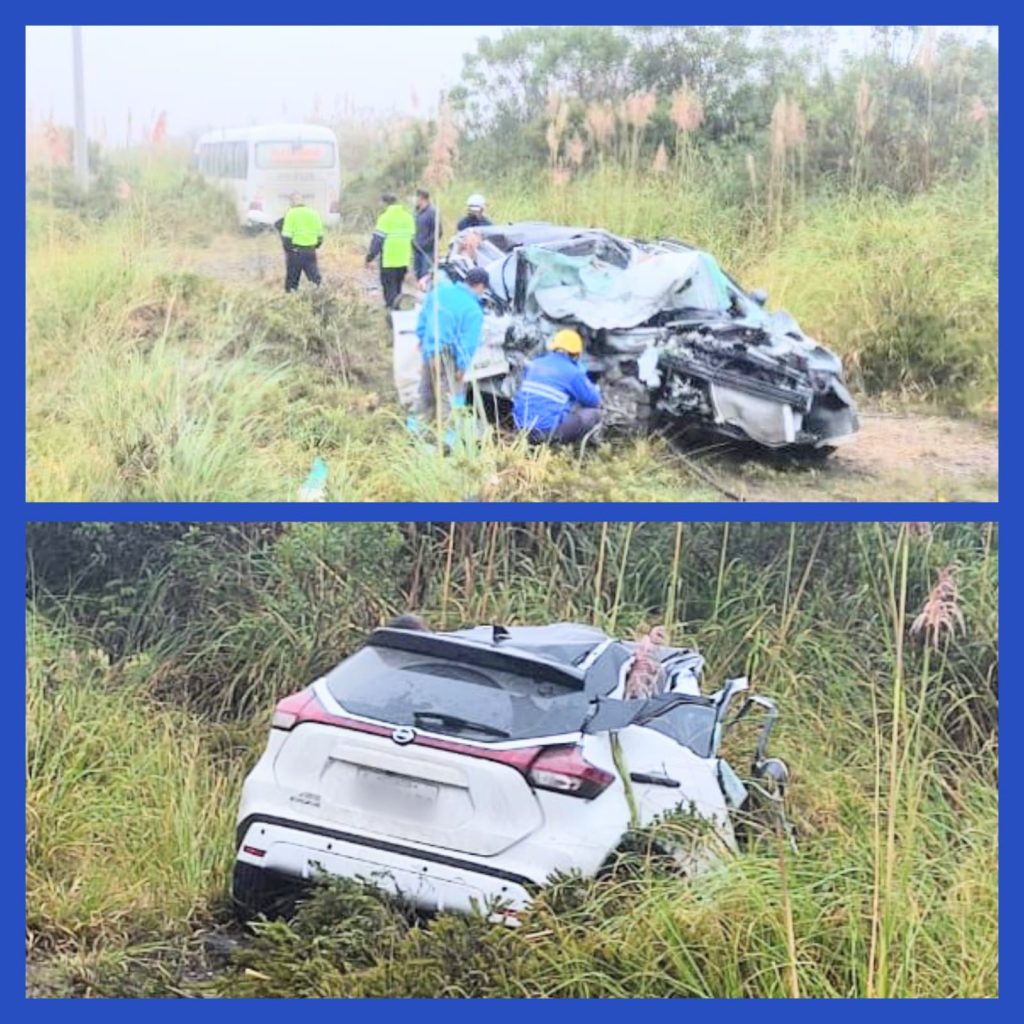 Los vehículos siniestrados en el accidente de ayer.