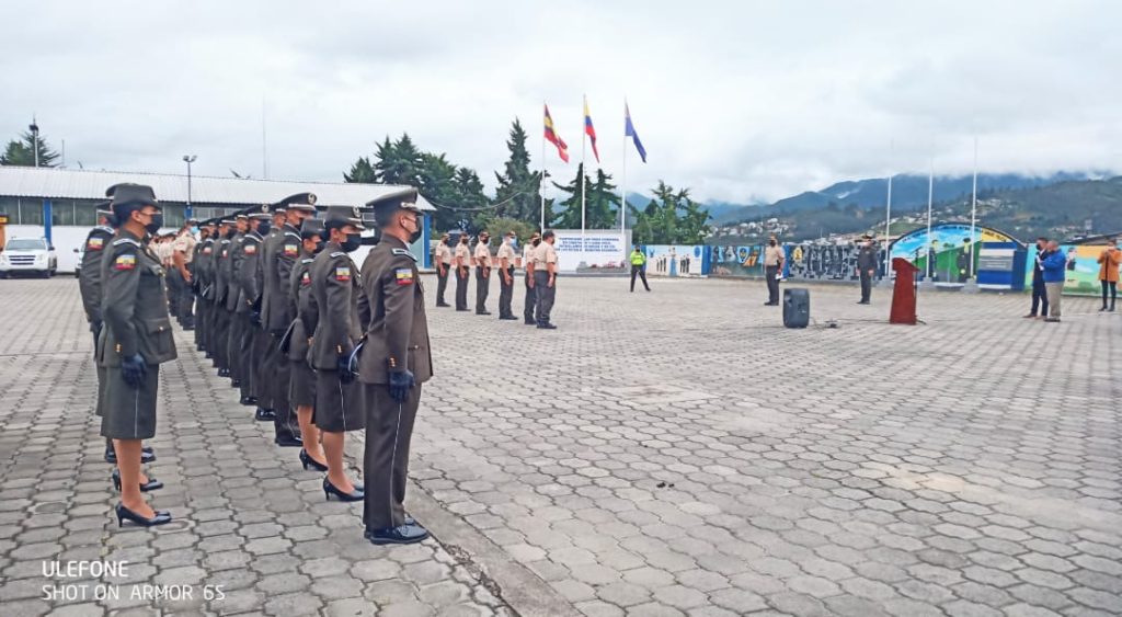 En una ceremonia se recibió a los nuevos oficiales.