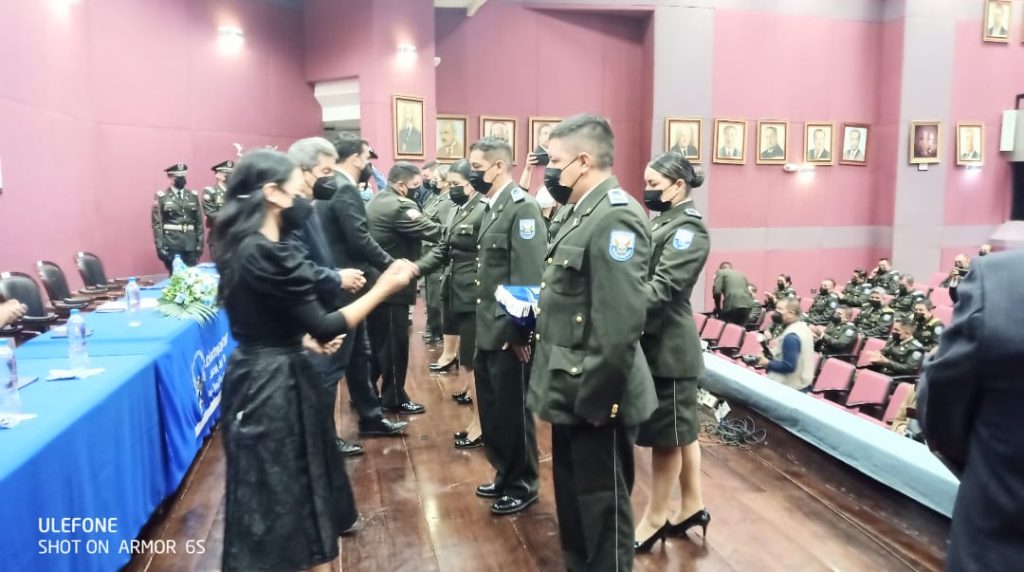 La sesión solemne fue en el auditorio Manuel Carrión Pinzano, de la Corte Provincial de Justicia de Loja.