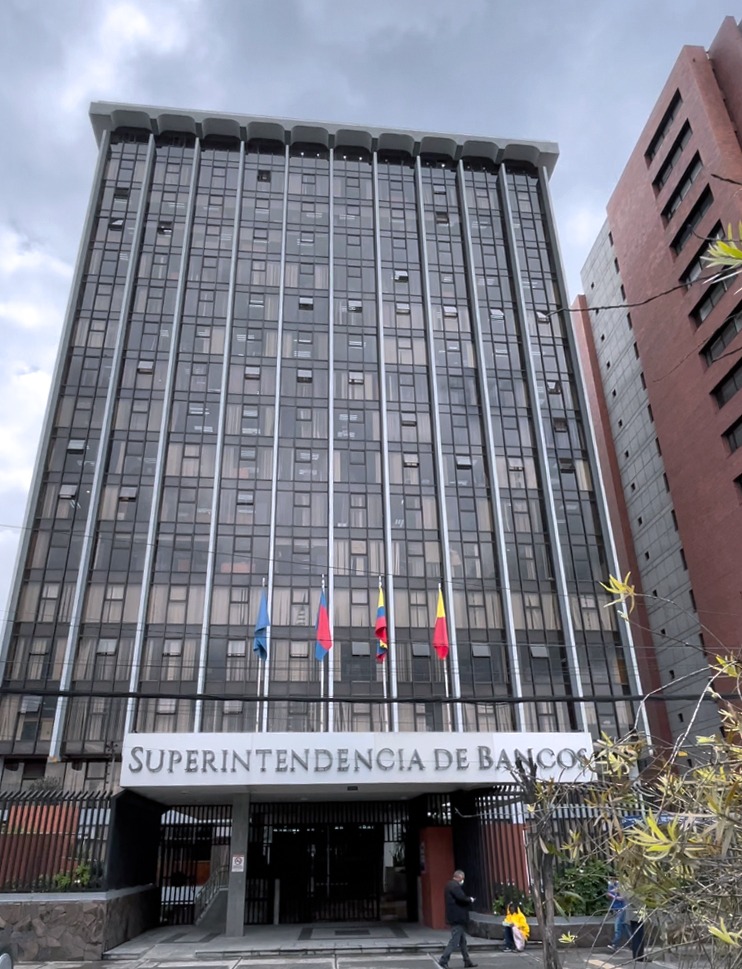 La Superintendencia de Bancos está pendiente de lo continuidad del caso.