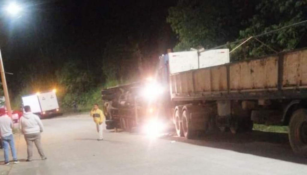 Los dos vehículos quedaron sobre la calzada.