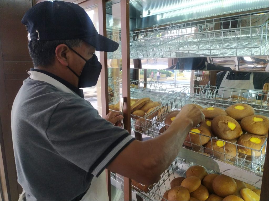 Quienes ya venden el pan con nuevos valores dicen que no tuvieron otra opción.