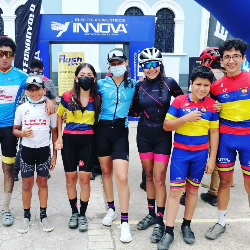 Los integrantes del club lojano, tras su participación en Cuenca.