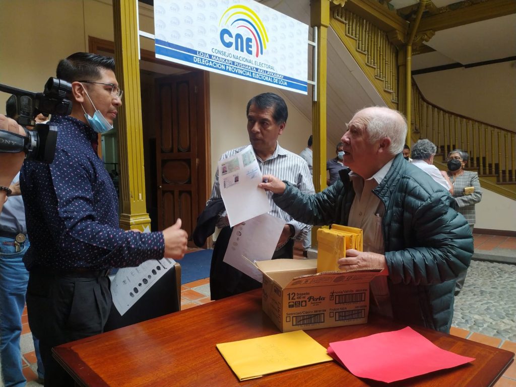 Los proponentes de la revocatoria presentaron las firmas en horas de la tarde de este martes 22 de marzo.
