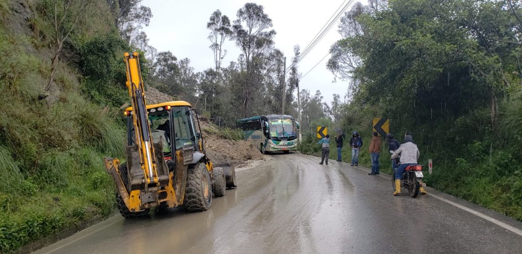 Maquinaria y personal está atento a los reportes que se emiten sobre afectaciones.