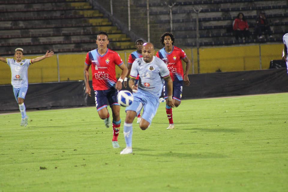 El Nacional aprovechó los errores de Libertad FC para llevarse la victoria. (Foto: Facebook Libertad FC)