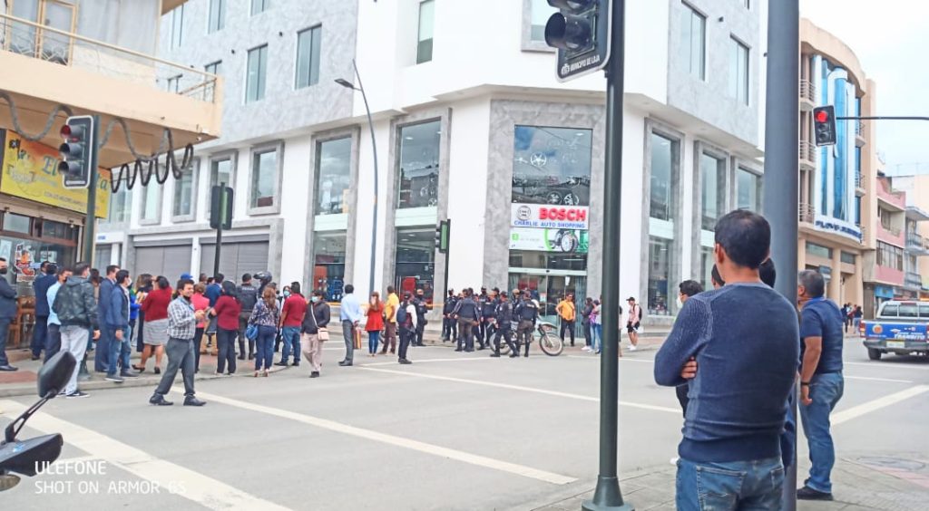 Los funcionarios y usuarios de esa Unidad Judicial Penal abandonaron esas instalaciones.