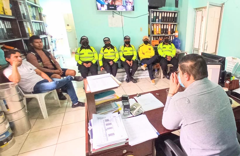Miguel Gallardo Aguirre durante la capacitación al personal de Transporte, Tránsito y Seguridad Vial del Municipio de Catamayo.