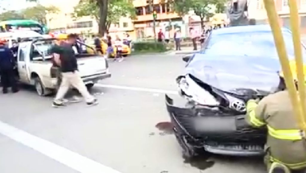 En la avenida Universitaria y calle José Antonio Eguiguren ocurrió el accidente.