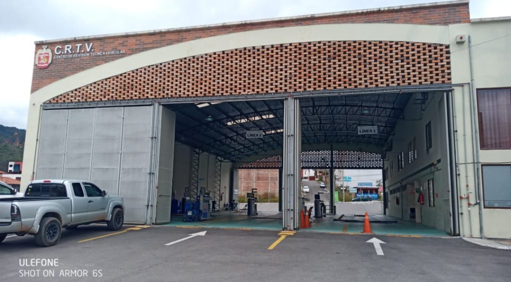 Así se encontraban las instalaciones de la Dirección de Transporte y Matriculación Vehicular del Municipio de Loja, ayer.