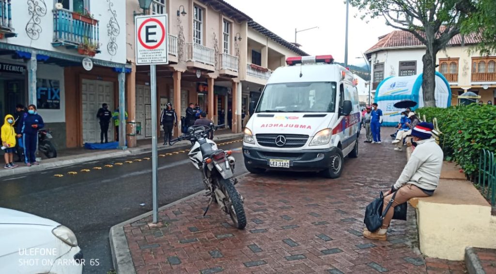 El levantamiento del cadáver lo hicieron los policías de la Dinased.