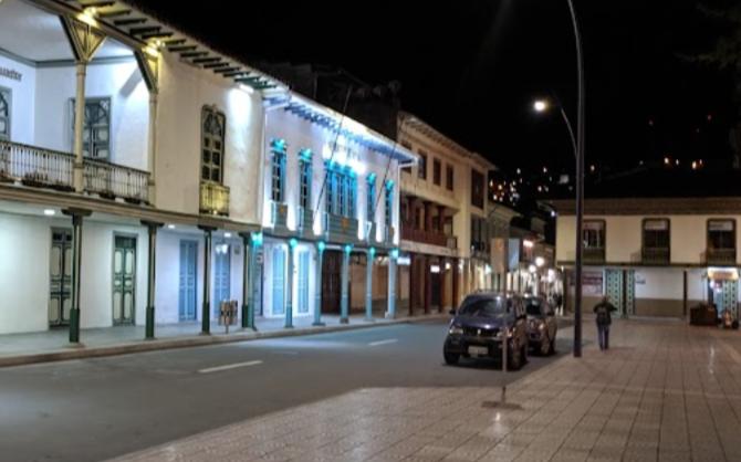 El local está ubicado en pleno centro de la localidad.