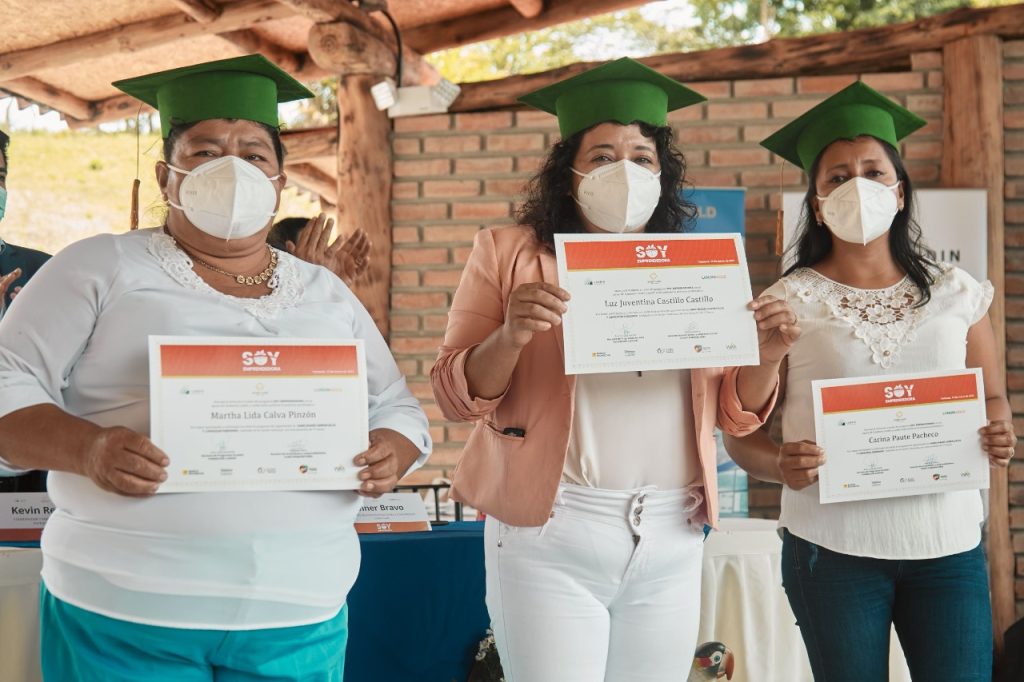 Las participantes recibieron un certificado.