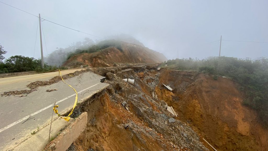 En algunos tramos, la vía ha colapsado.