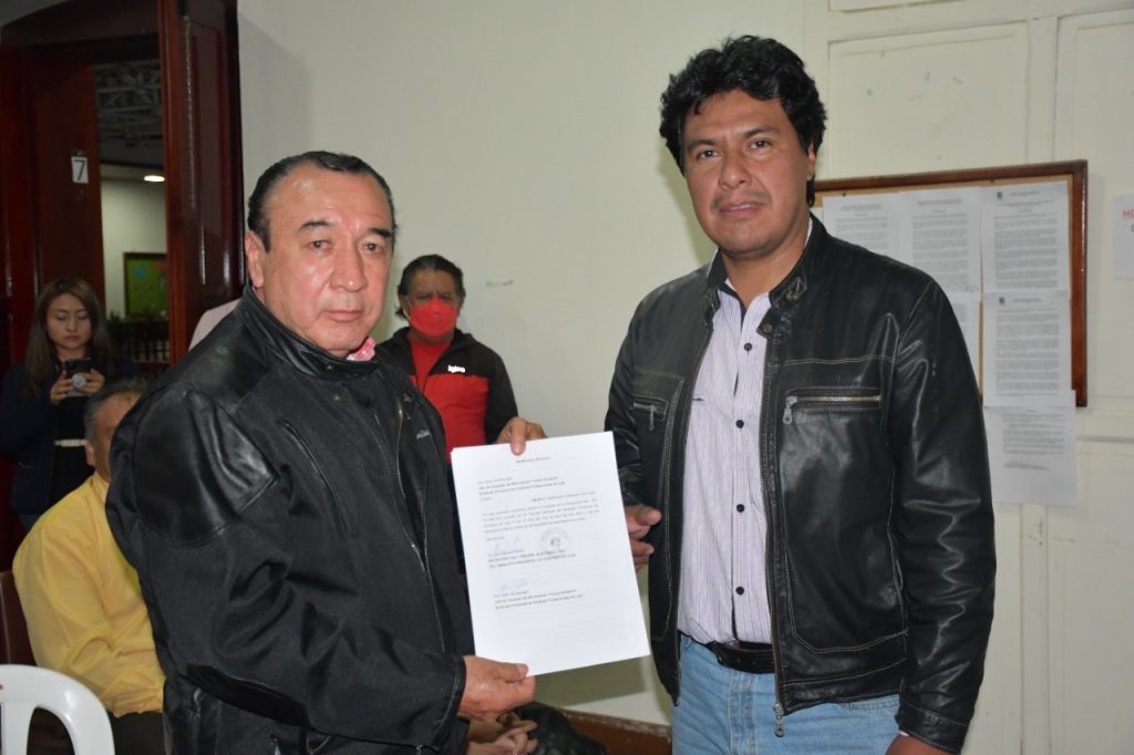 Modesto Castillo, candidato a secretario General, y el jefe de Campaña, José Luis Barragán, tras la calificación de la lista.